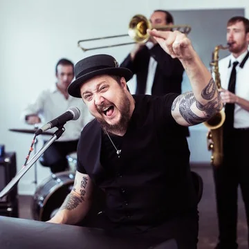 Josh Hoyer & Soul Colossal